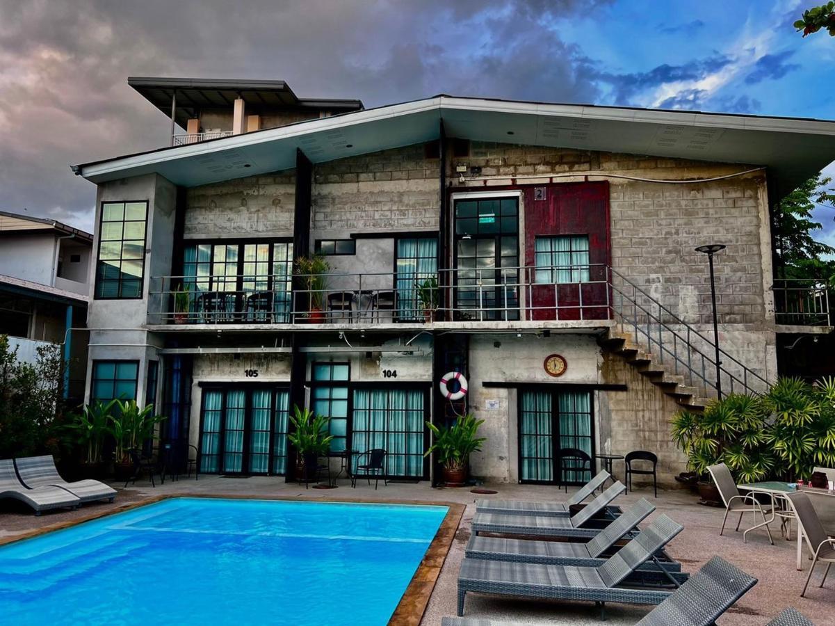 The Warehouse Chiang Mai Hotel Exterior foto