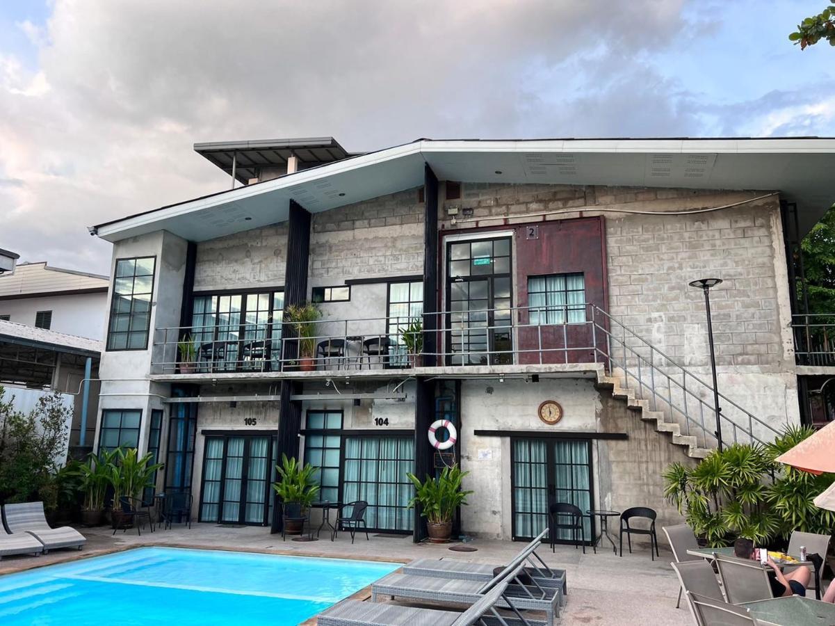 The Warehouse Chiang Mai Hotel Exterior foto