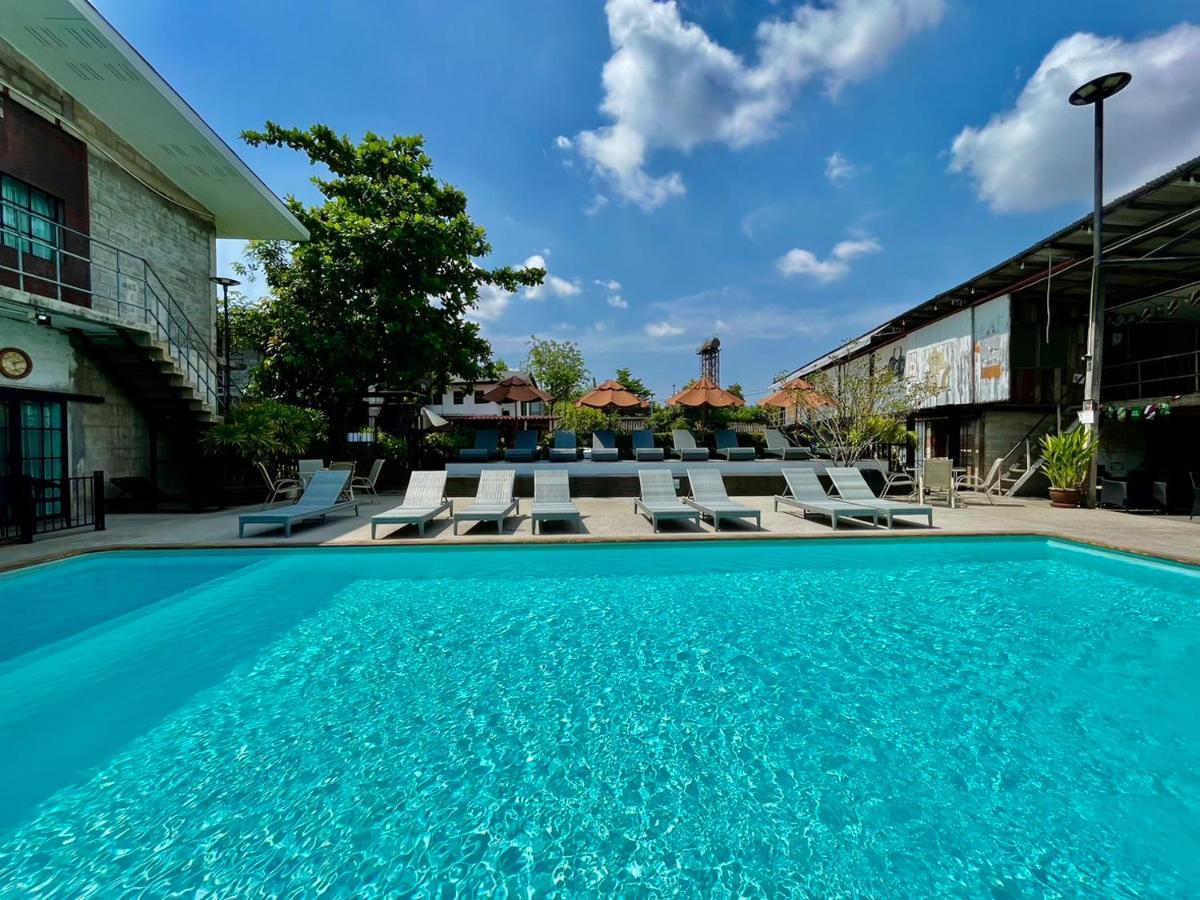 The Warehouse Chiang Mai Hotel Exterior foto