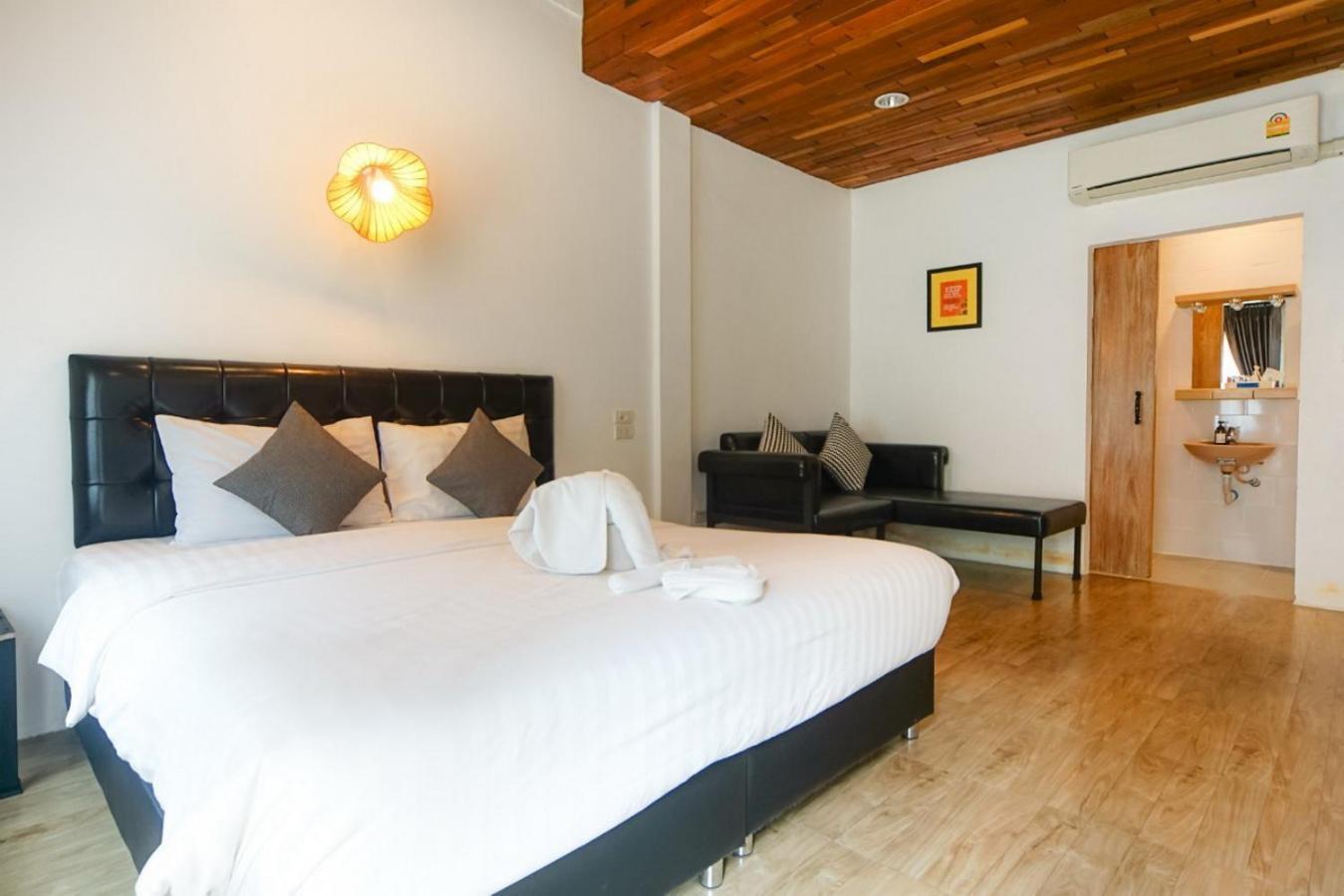 The Warehouse Chiang Mai Hotel Exterior foto