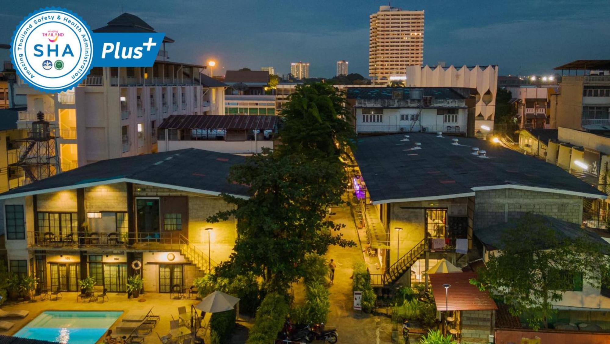 The Warehouse Chiang Mai Hotel Exterior foto